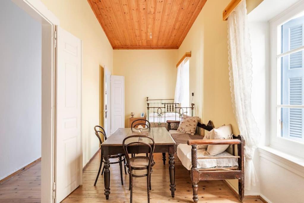 Traditional House At Koroni Near Beach Exterior foto