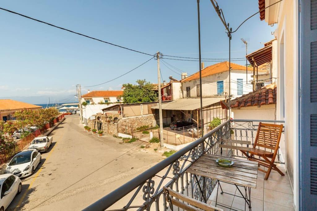 Traditional House At Koroni Near Beach Exterior foto